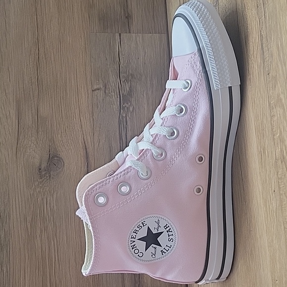 Converse high top Brand new in the box. - Picture 10 of 12